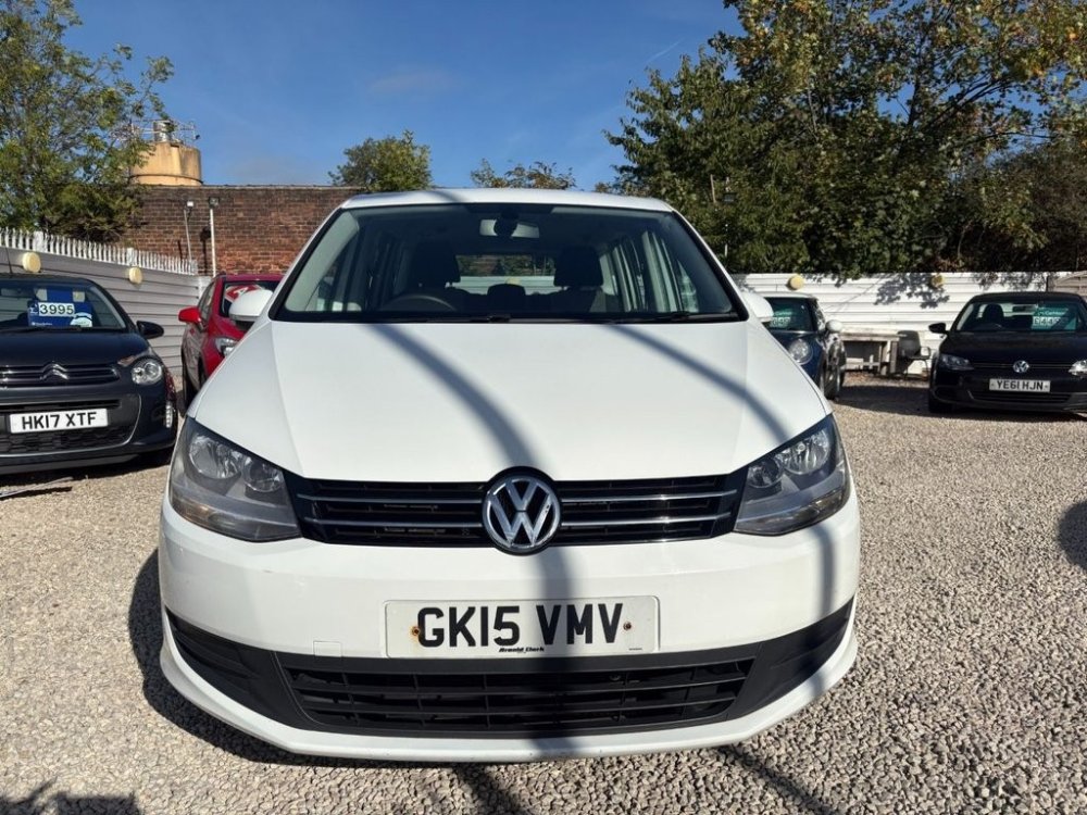 White Volkswagen Sharan 2.0 TDI BlueMotion Tech S MPV 5dr Diesel DSG Euro 5 s/s 140 ps