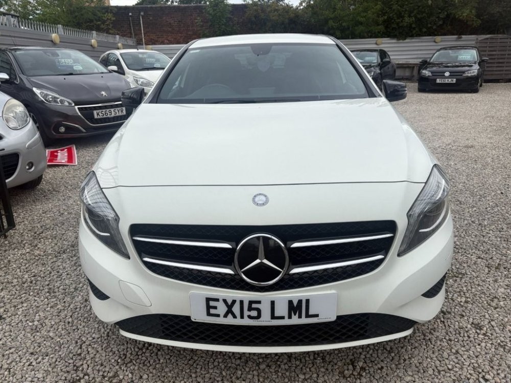 White Mercedes-Benz A Class 1.5 A180 CDI Sport Hatchback 5dr Diesel 7G-DCT Euro 5 s/s 109 ps