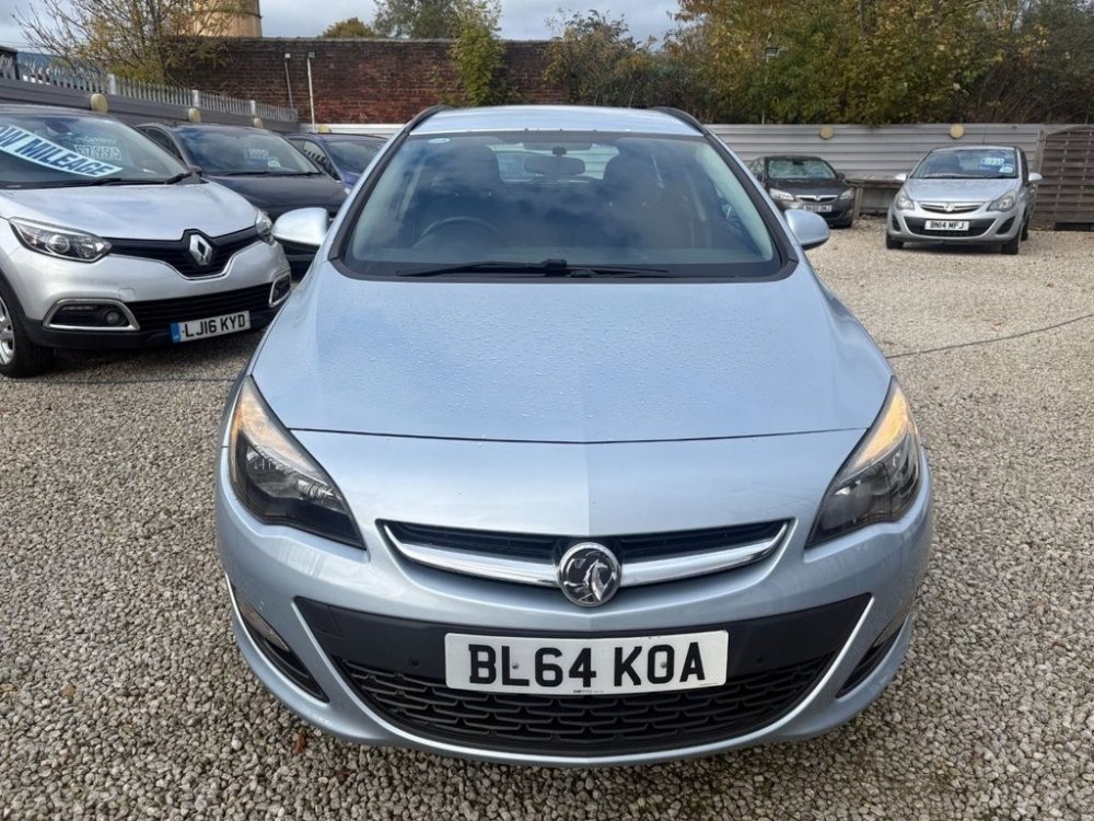 Silver Vauxhall Astra 1.6 CDTi ecoFLEX Tech Line Sports Tourer 5dr Diesel Manual Euro 6 s/s 110 ps
