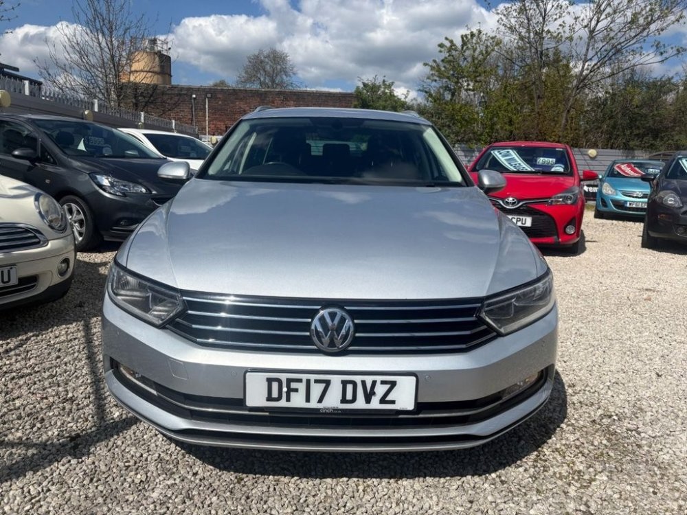Silver Volkswagen Passat 2.0 TDI SE Business Estate 5dr Diesel Manual Euro 6 s/s 150 ps