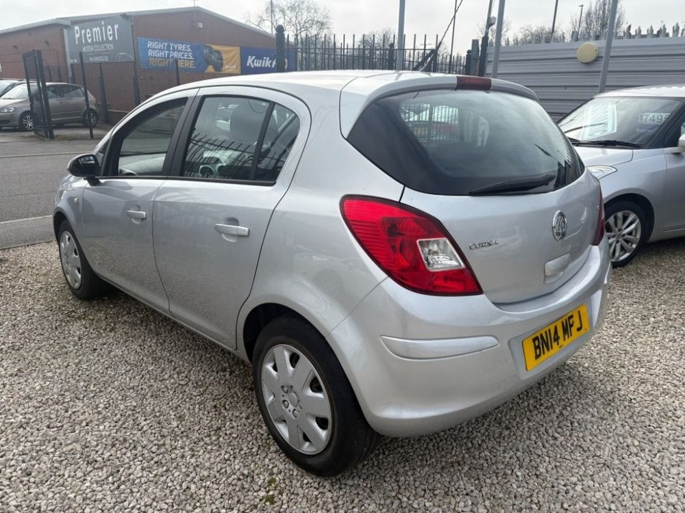 Silver 2014 Vauxhall Corsa 1.2 16V Design Hatchback 5dr Petrol Easytronic Euro 5 A/C 85 ps in Sheffield