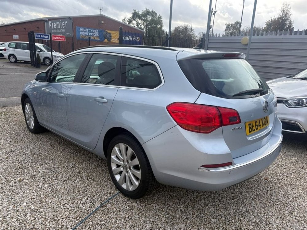 Silver 2015 Vauxhall Astra 1.6 CDTi ecoFLEX Tech Line Sports Tourer 5dr Diesel Manual Euro 6 s/s 110 ps in Sheffield