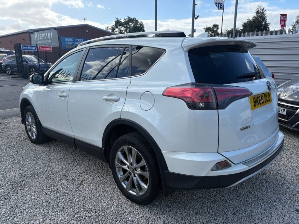 White 2016 Toyota RAV4 2.0 V-Matic Excel SUV 5dr Petrol CVT 4WD Euro 6 s/s 151 ps in Sheffield