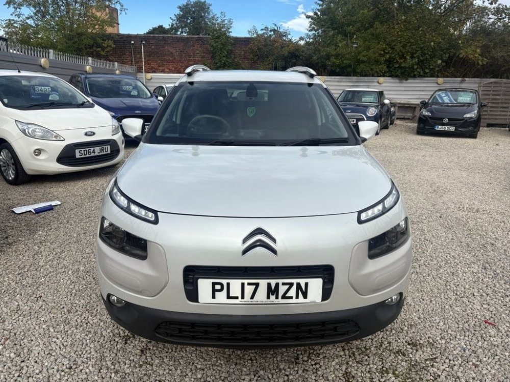 White 2017 Citroen C4 Cactus 1.6 BlueHDi W Hatchback 5dr Diesel Manual Euro 6 100 ps in Sheffield