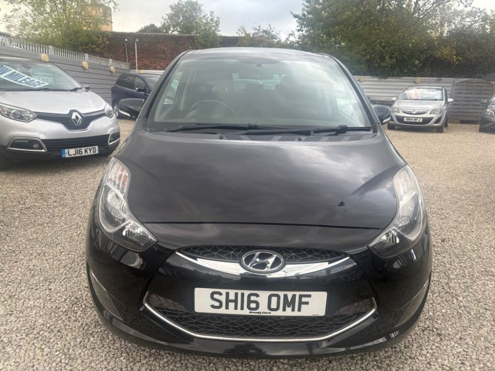 Black Hyundai ix20 1.4 Style Hatchback 5dr Petrol Manual Euro 5 90 bhp
